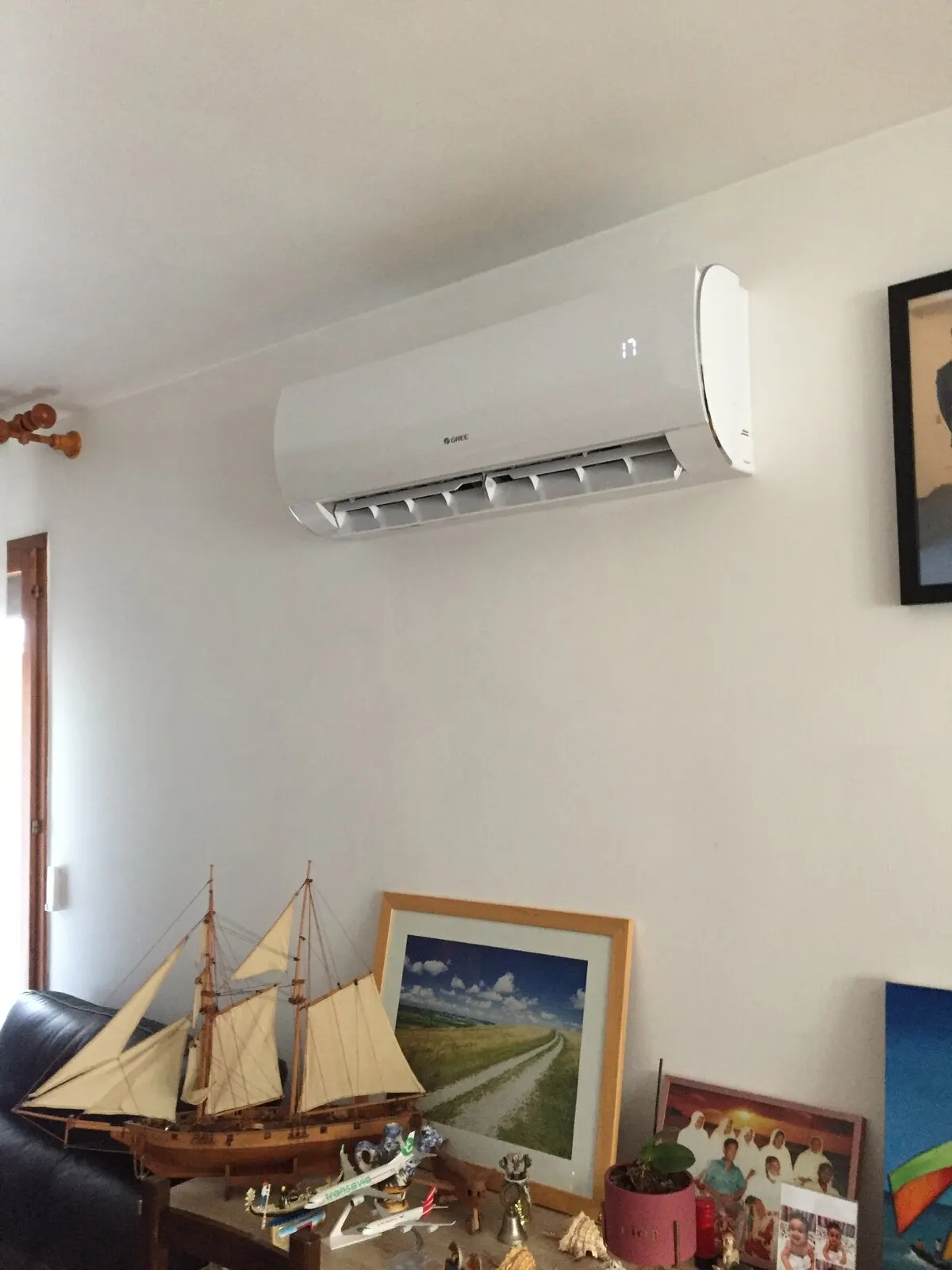 Split mural Gree installé par FDHE dans un salon à Canteleu